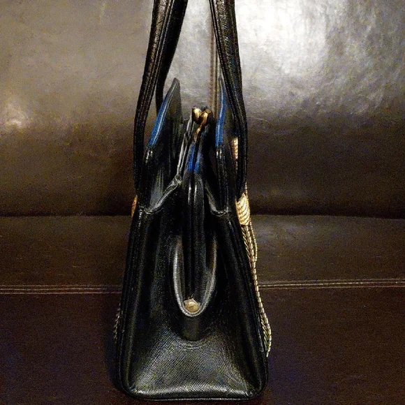 Koret Vintage Black and Gold Shoulder Bag - Picture 4 of 9